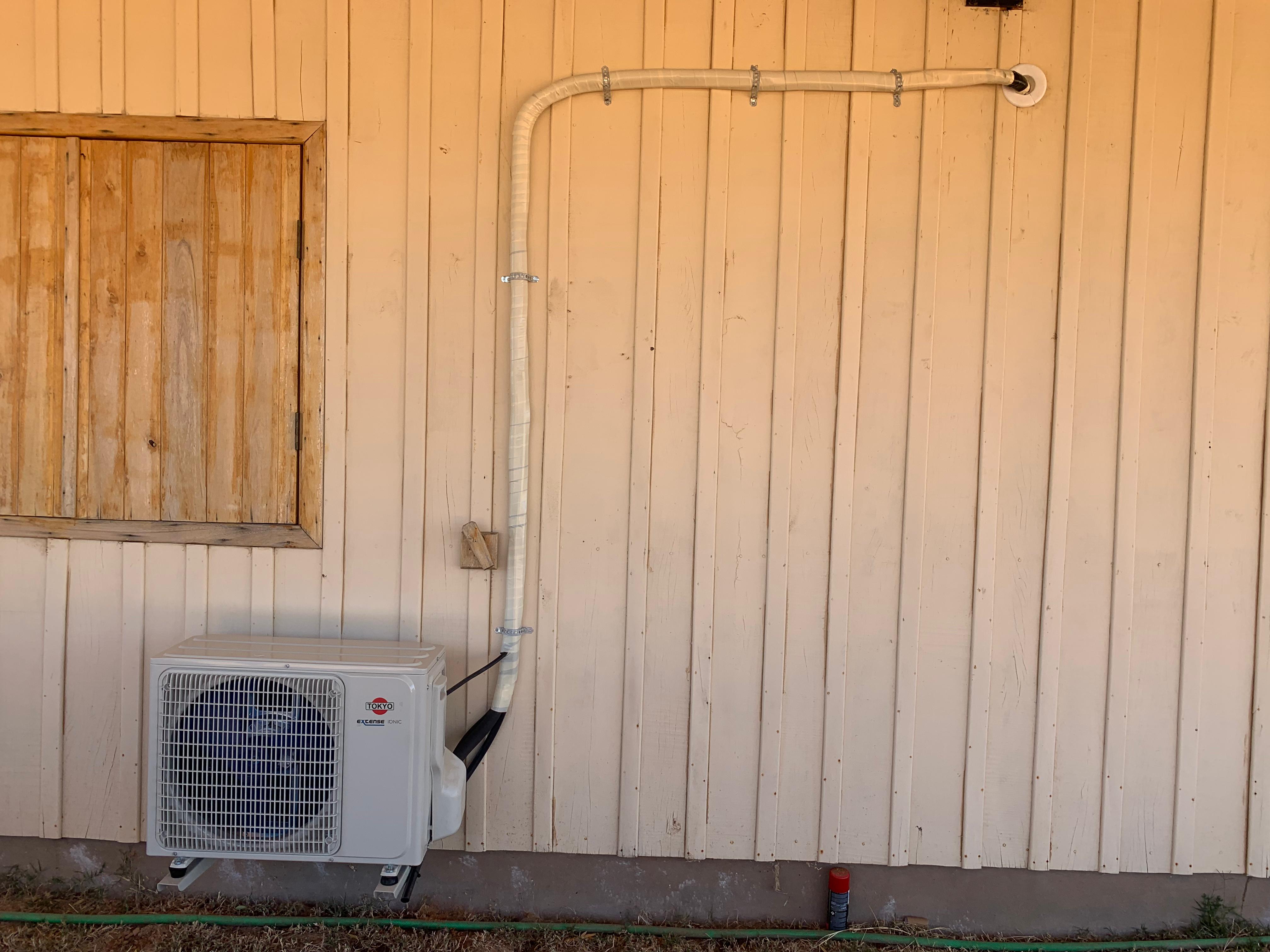 Air conditioning cleaning and maintenance