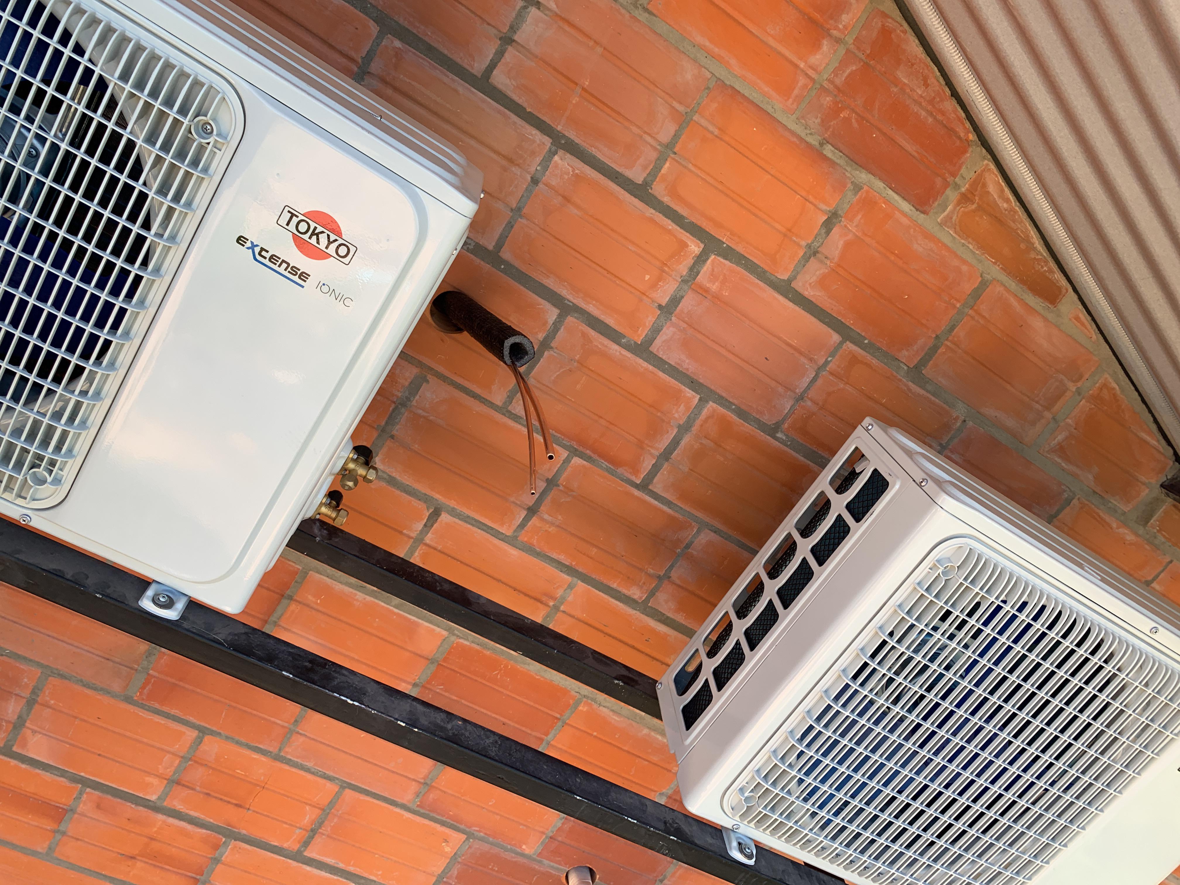 Air conditioning cleaning and maintenance